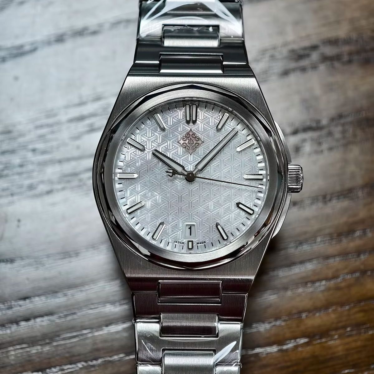 IX&DAO 2026 New Warrior 37mm H - Omega Watch Constellation recensie en prijs